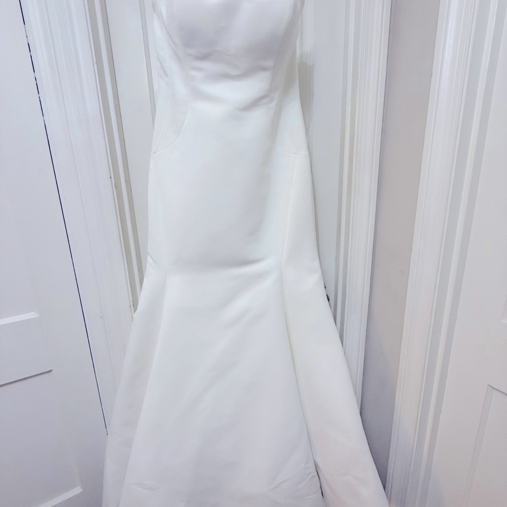 Wedding Gown: Maggie Sottero, Annika, Hollywood Glam - Picture 4 of 7